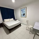 Hotel Toledo FL