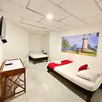 Hotel Toledo FL