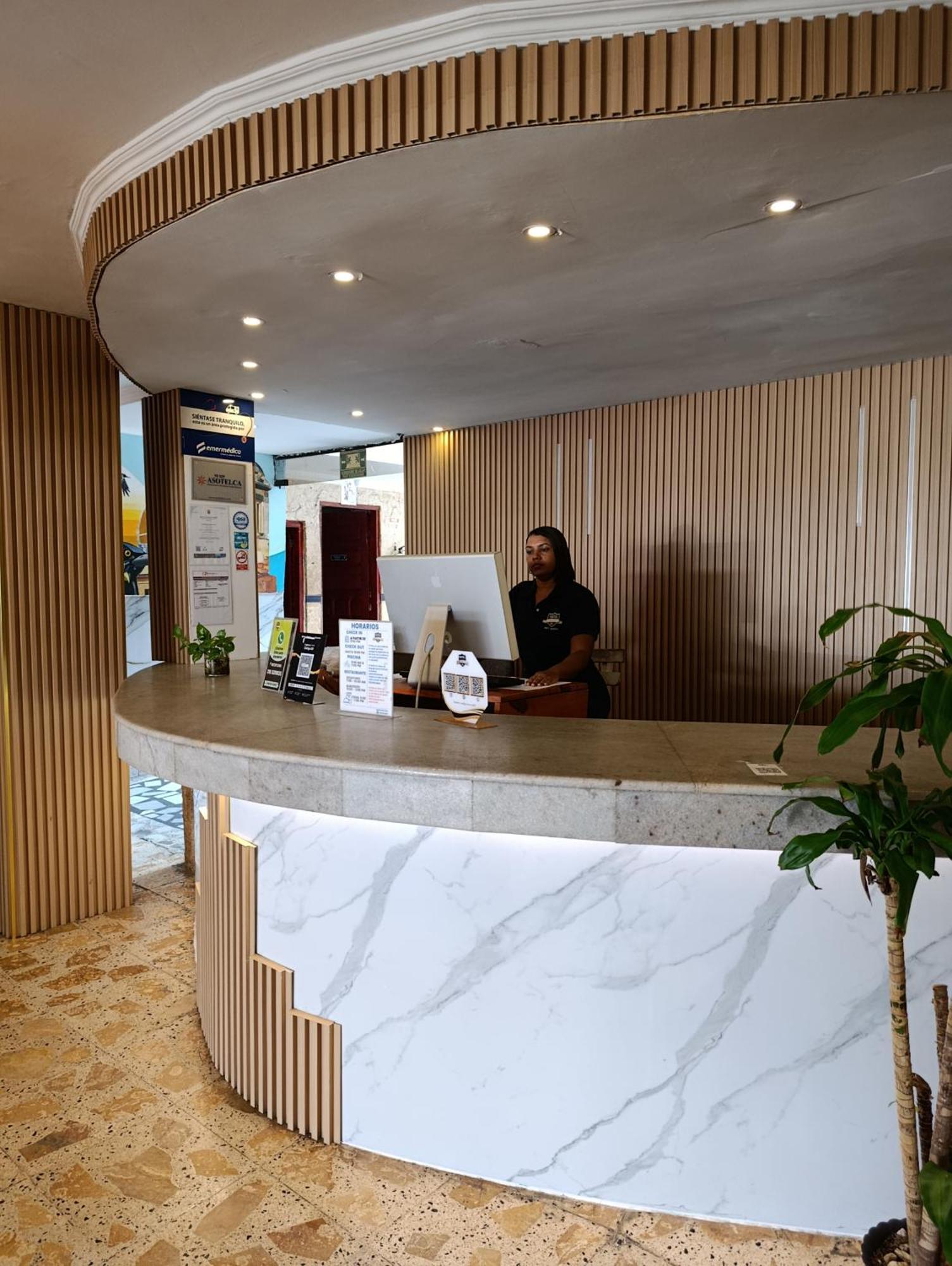 Hotel Toledo Fl